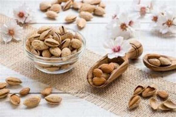 Almonds have a good influence on efficiency